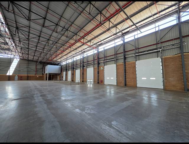 8,315M² WAREHOUSE TO LET IN AIRPORT PARK